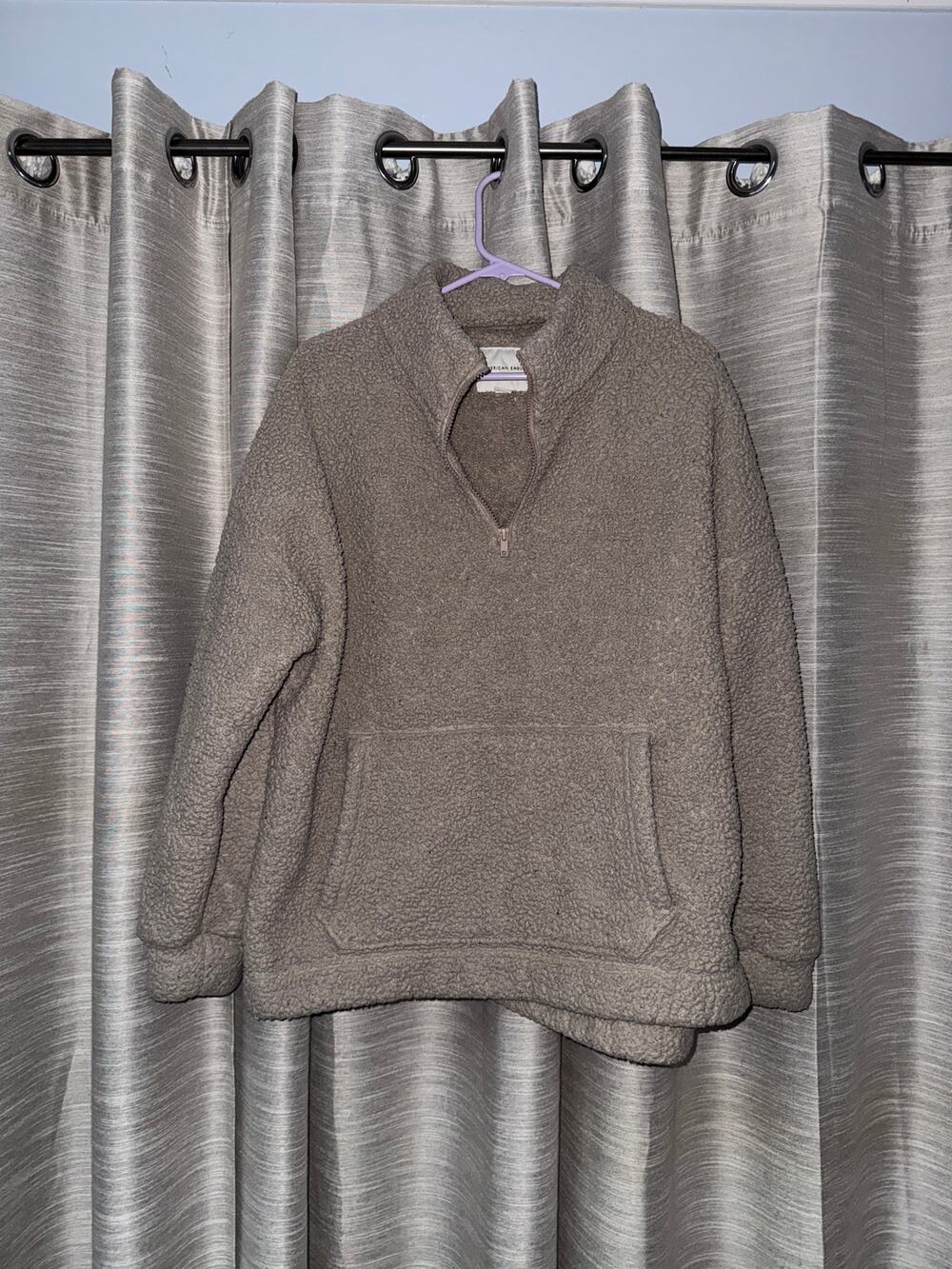 American Eagle sand colored Sherpa quarter zip pullover xl